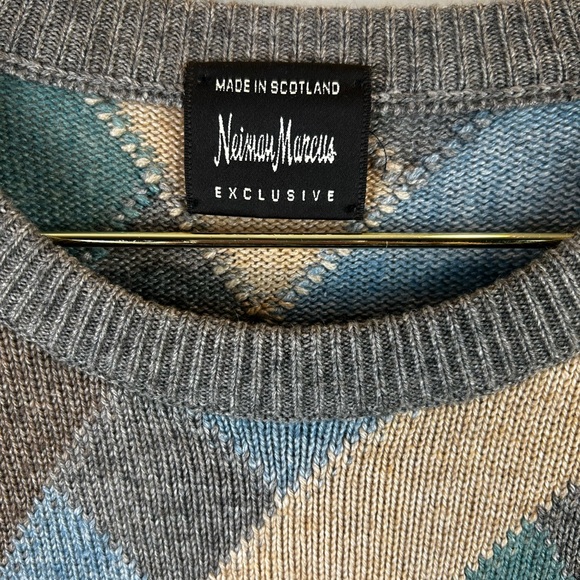 Neiman Marcus Cashmere silk cotton feel V-Neck Pullover sweater - Picture 4 of 6